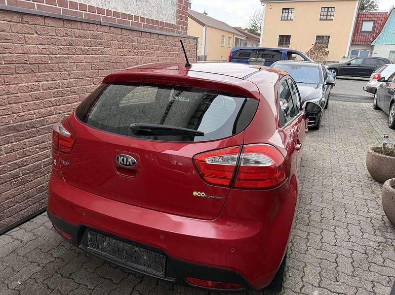 Gebraucht Kia Rio DREAM-TEAM Edition 86 PS (63 kW) 2012 Rot
