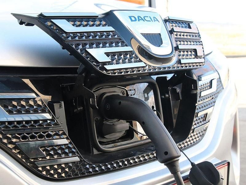 Gebraucht Dacia Spring Comfort Plus 33 kW (45 PS) 2021 Silber Kleinwagen