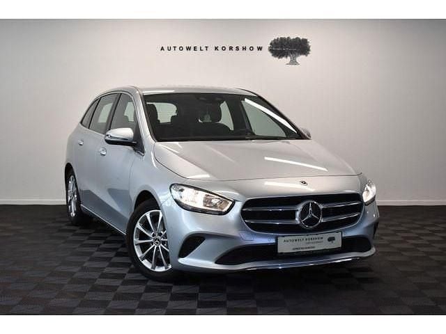 Silber Gebraucht 2021 Mercedes B180 Van / Kleinbus | 23.000 € (Superpreis) - Bild 1/4