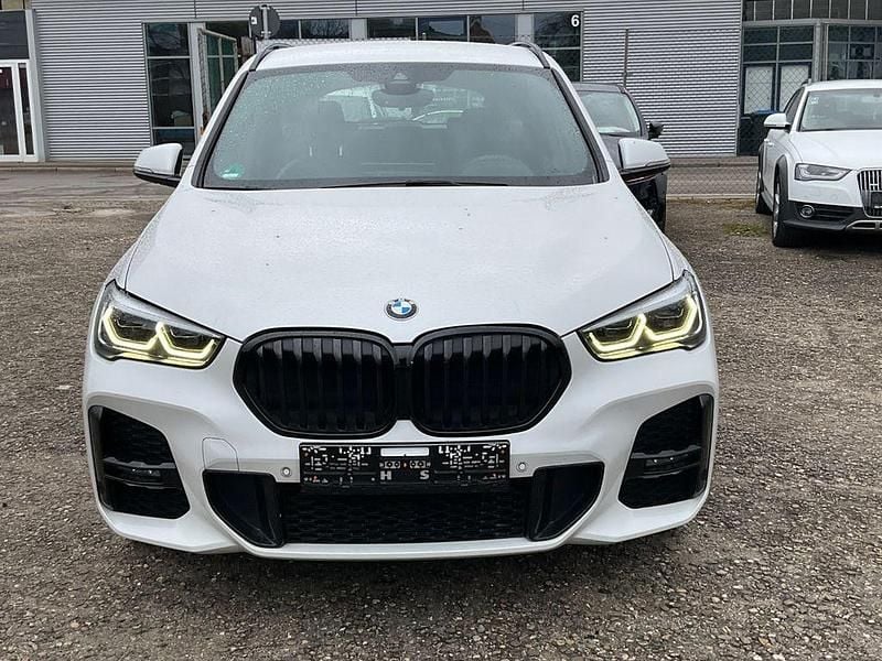 Gebraucht BMW X1 M Sport 150 PS (110 kW) 2021 Mineralweiss (metallic) SUV