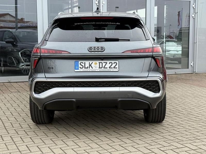 Gebraucht Audi Q3 Ambiente 150 PS (110 kW) 2026 Grau metallic SUV