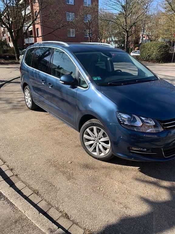 Gebraucht VW Sharan Comfortline 184 PS (135 kW) 2016 Blau Van / Kleinbus