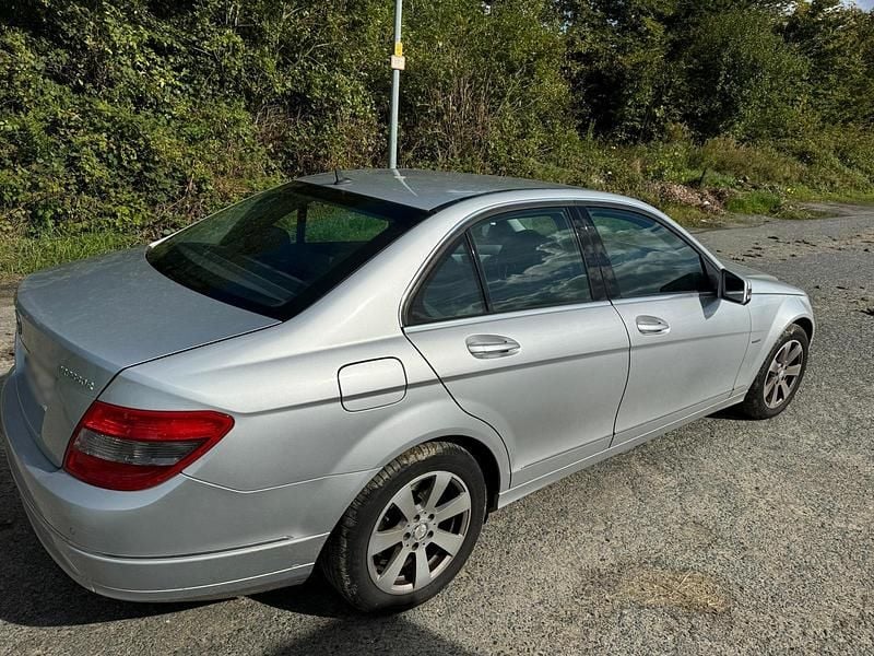 Gebraucht Mercedes C200 184 PS (135 kW) 2009 Silber Limousine