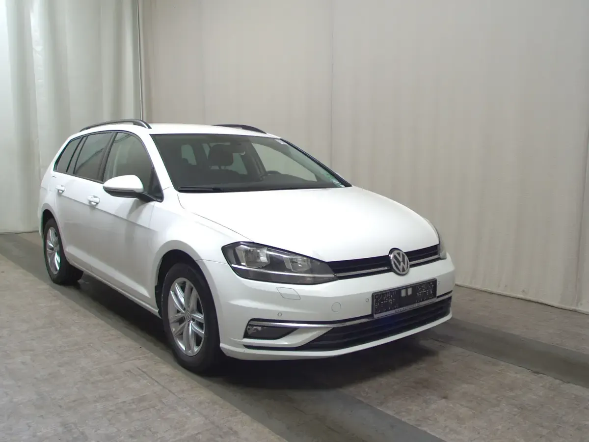Gebraucht VW Golf VII Comfortline 116 PS (85 kW) 2020 Weiss Kombi