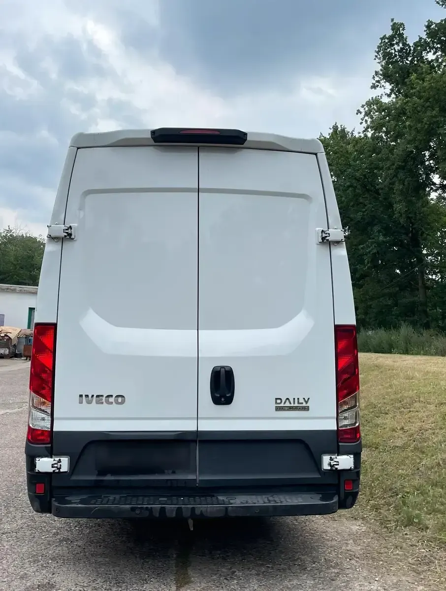Gebraucht Iveco Daily 136 PS (100 kW) 2019 Weiß Van