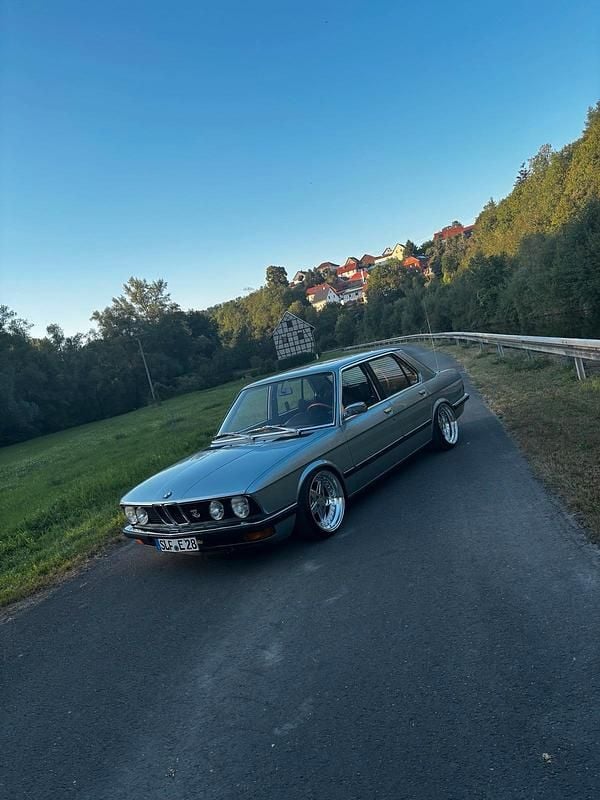 Blau Gebraucht 1984 BMW 520 Limousine | 10.520 € - Bild 1/4