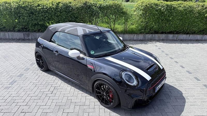 Używany Mini John Cooper Works 231 KM (169 kW) 2023 Niebieski Hatchback