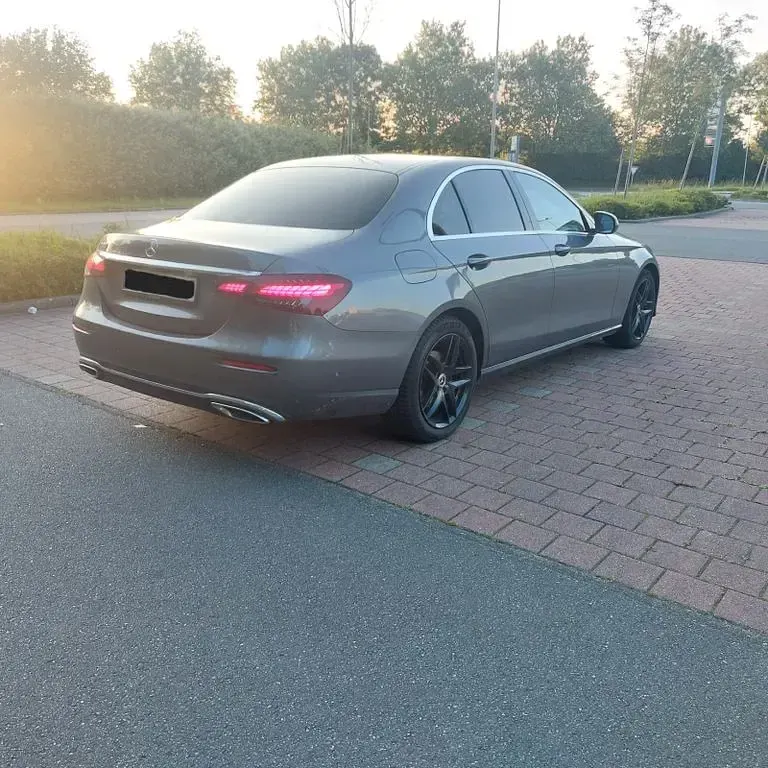 Usado Mercedes E200 Avantgarde 197 CV (144 kW) 2022 Gris Berlina
