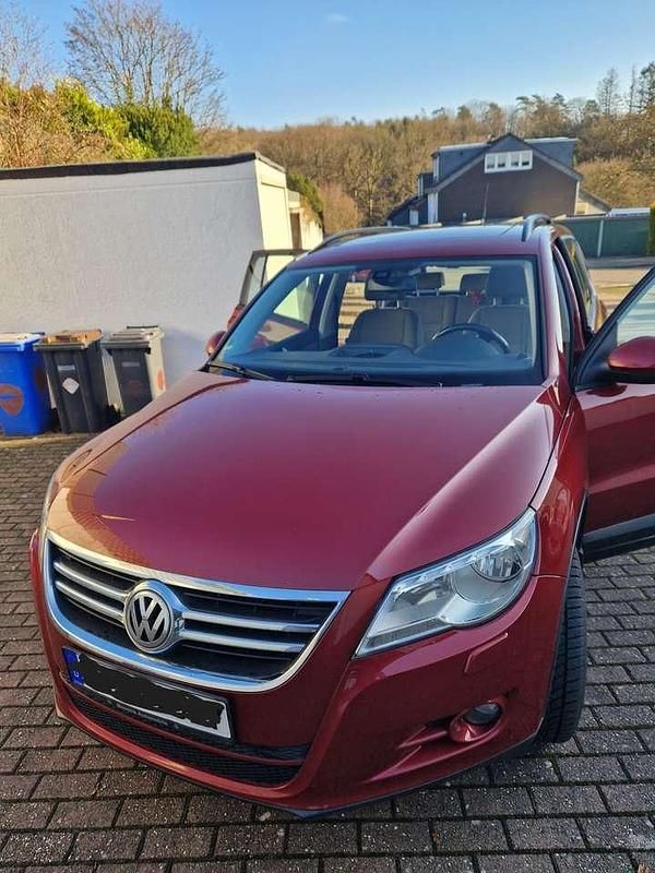Gebraucht VW Tiguan Sport 150 PS (110 kW) 2009 Rot SUV