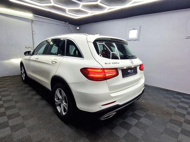 Gebraucht Mercedes GLC250 AMG 204 PS (150 kW) 2016 Weiß SUV