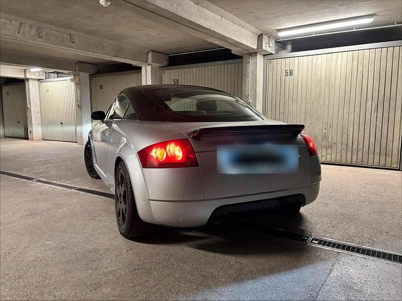 Second-hand Audi TT 180 CP (132 kW) 1999 Argintiu Coupe