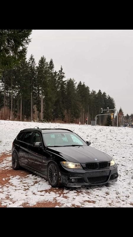 Gebraucht BMW 325 204 PS (150 kW) 2010 Schwarz Kombi