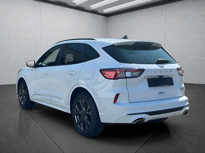 Gebraucht Ford Kuga 224 PS (164 kW) 2022 Weiß SUV