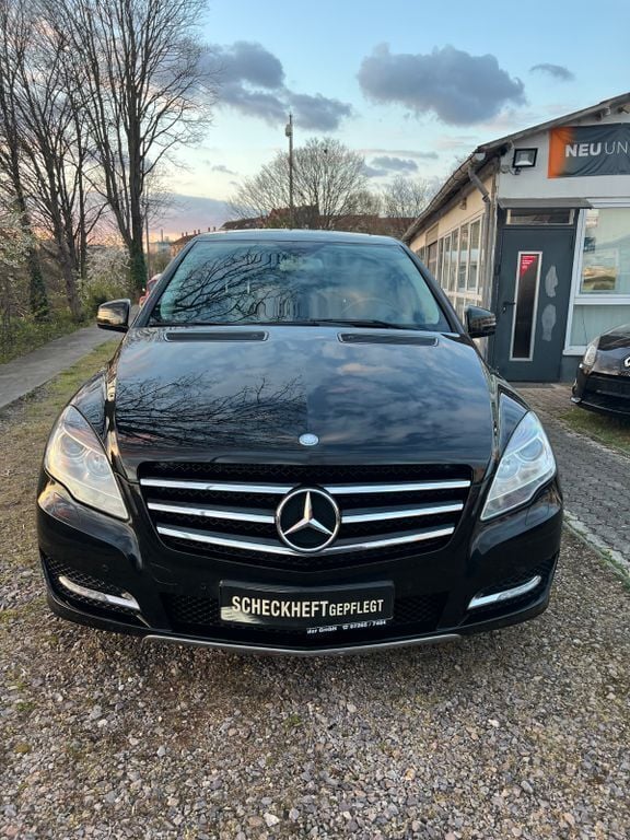 Schwarz Gebraucht 2012 Mercedes R350 Van / Kleinbus | 10.948 € (Superpreis) - Bild 1/4
