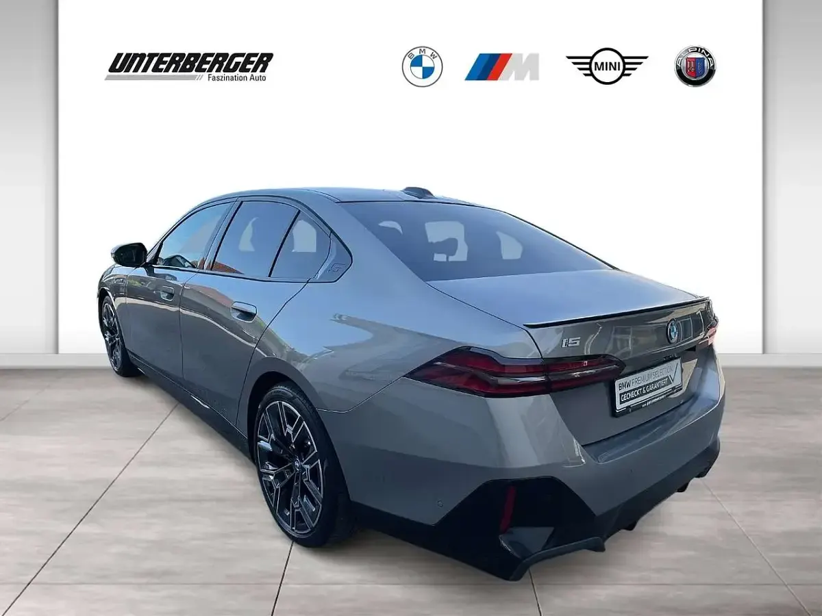 Gebraucht BMW i5 M Sport 250 kW (340 PS) 2024 Grau Limousine