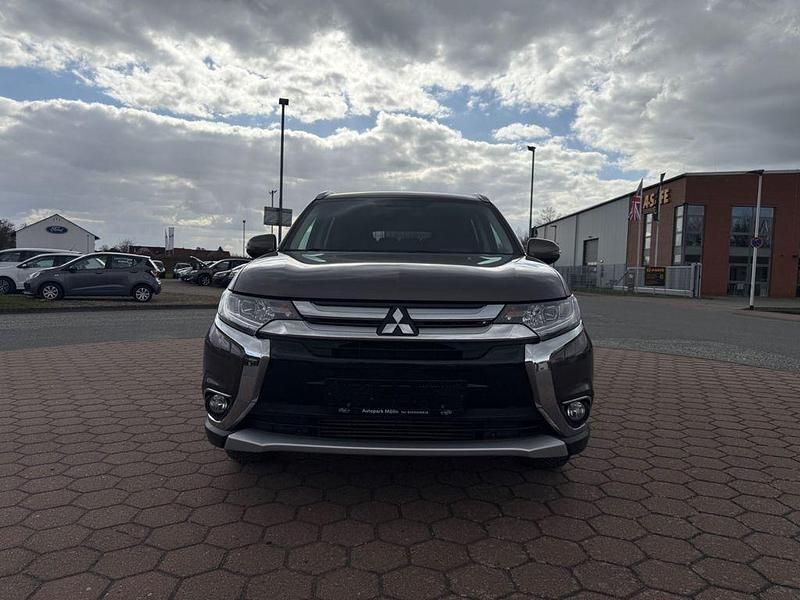 Gebraucht Mitsubishi Outlander 150 PS (110 kW) 2016 Braun SUV