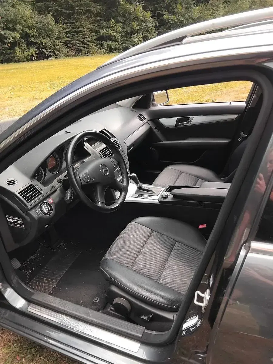 Gebraucht Mercedes C200 136 PS (100 kW) 2010 Grau Limousine
