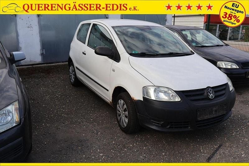Gebraucht VW Fox 54 PS (39 kW) 2008 Weiß Kleinwagen