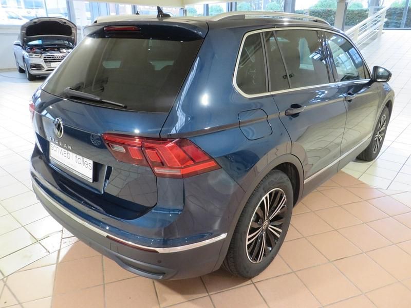 Gebraucht VW Tiguan Move 150 PS (110 kW) 2023 Blau SUV