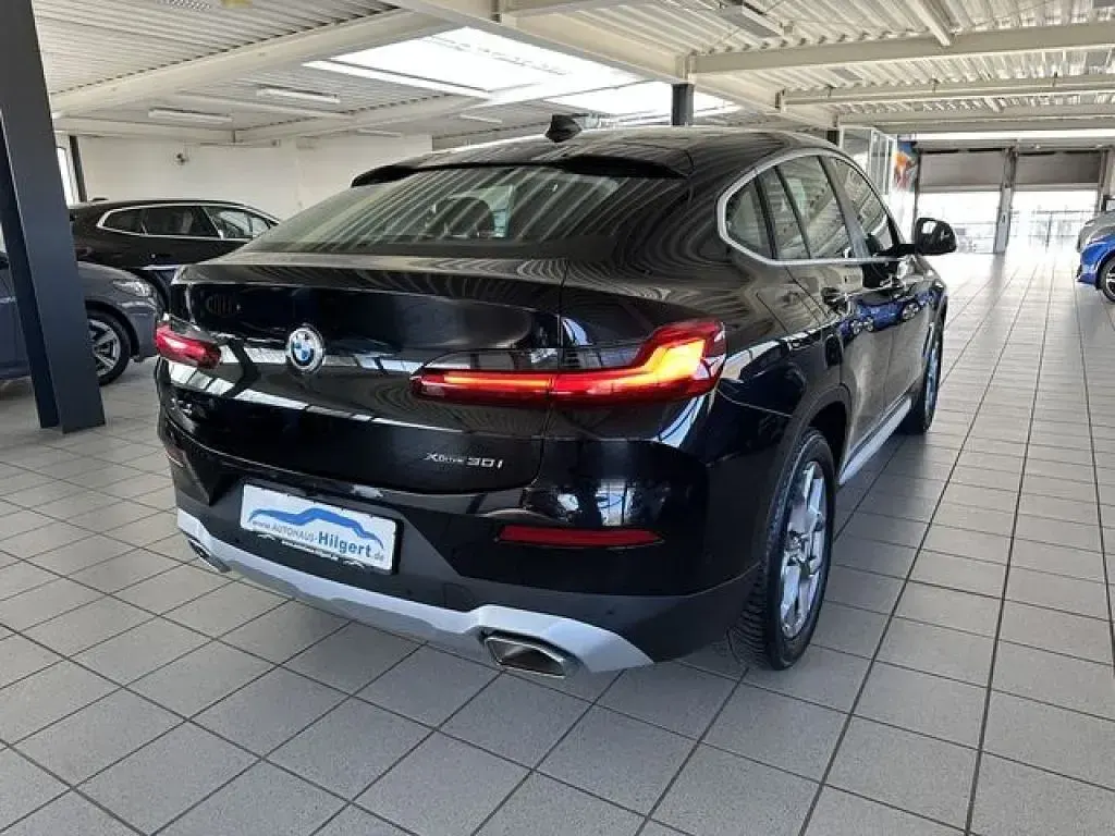 Gebraucht BMW X4 Performance 245 PS (180 kW) 2022 Schwarz (metallic) SUV