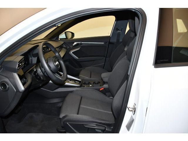 Gebraucht Audi A3 Ambiente 150 PS (110 kW) 2025 Arkonaweiß Limousine