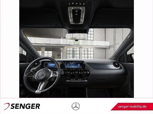 Unilack nachtschwarz Gebraucht 2024 Mercedes GLA200 SUV | 36.490 € (Superpreis) - Bild 1/1