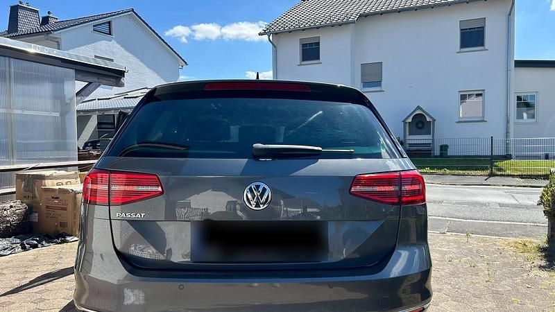 Gebraucht VW Passat Highline 190 PS (139 kW) 2016 Grau Kombi