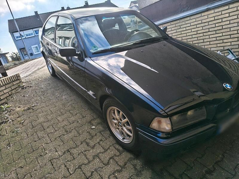 Gebraucht BMW 316 102 PS (75 kW) 1995 Schwarz Coupé