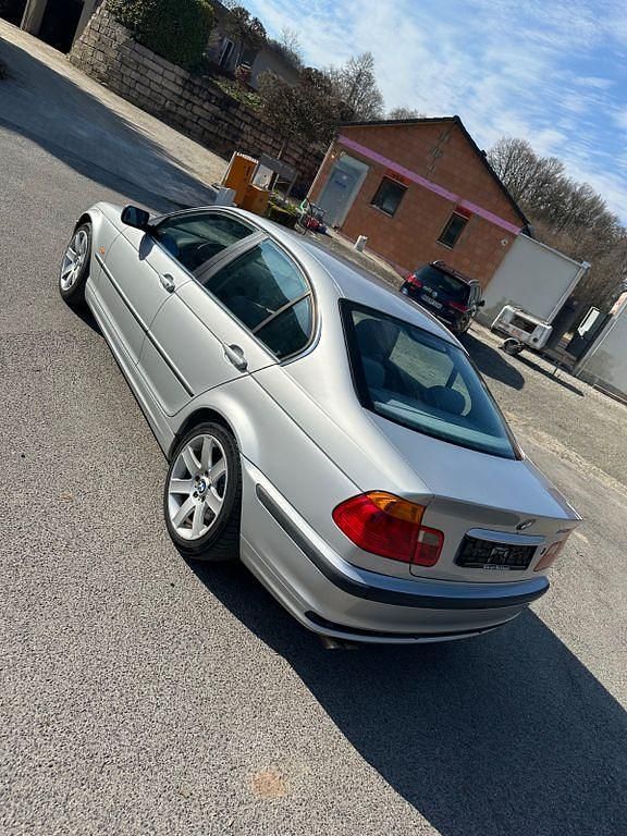 Gebraucht BMW 328 193 PS (141 kW) 1999 Silber Limousine