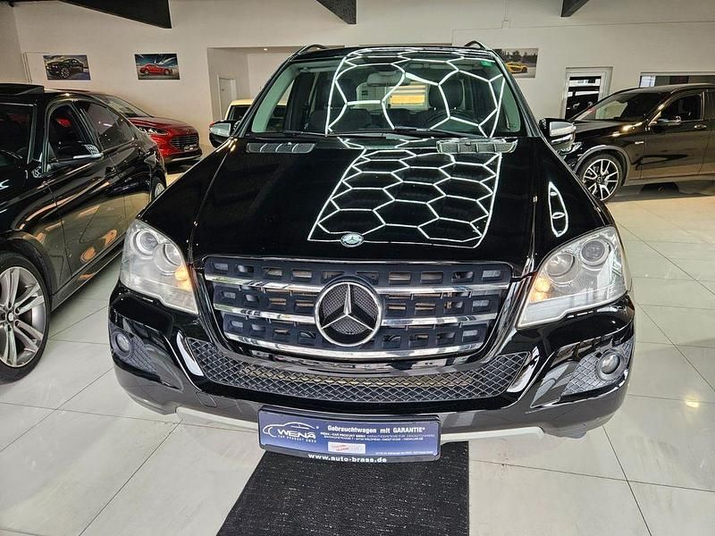 Gebraucht Mercedes ML300 204 PS (150 kW) 2010 Schwarz SUV