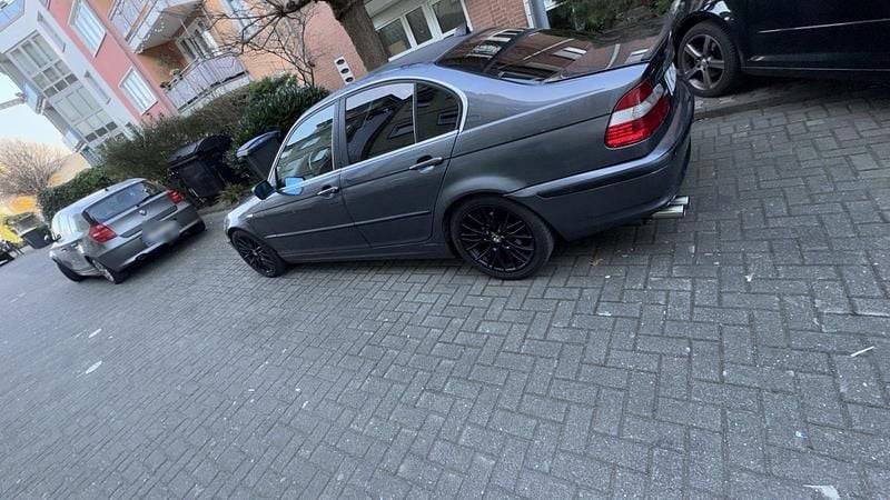Gebraucht BMW 320 170 PS (125 kW) 2003 Grau Limousine