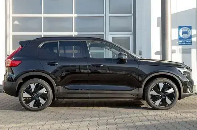 Second-hand Volvo EX40 Plus 185 kW (252 CP) 2025 Negru SUV