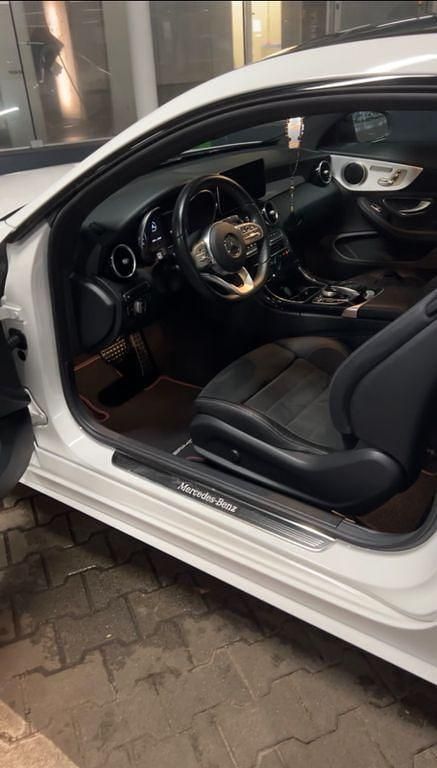 Gebraucht Mercedes C300 AMG line 258 PS (189 kW) 2020 Weiß Coupé