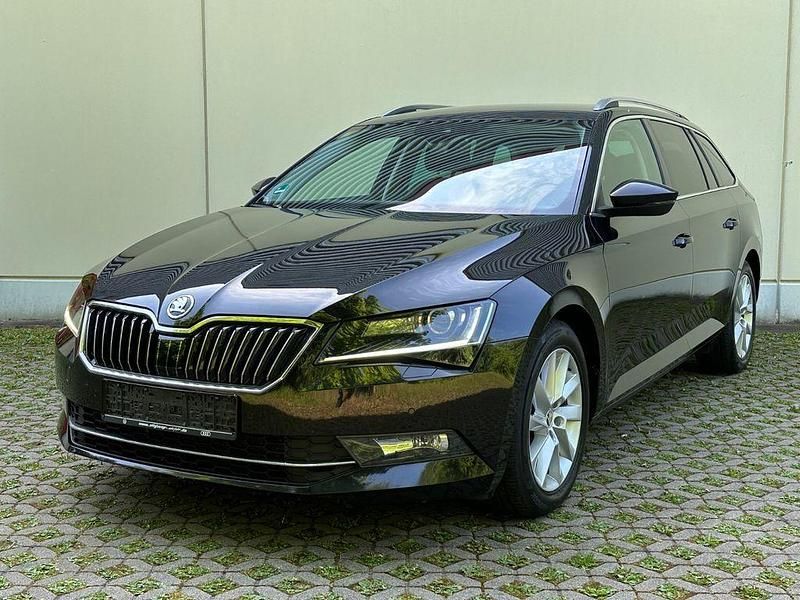 Schwarz Gebraucht 2018 Skoda Superb Style Kombi | 18.990 € (Fairer Preis) - Bild 1/4
