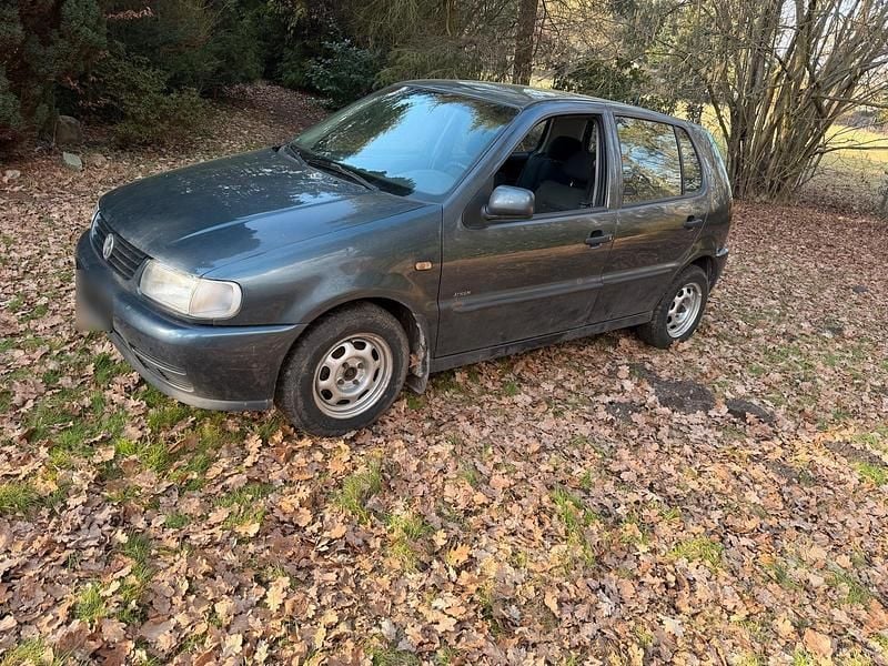 Gebraucht VW Polo 60 PS (44 kW) 1999 Schwarz Kleinwagen
