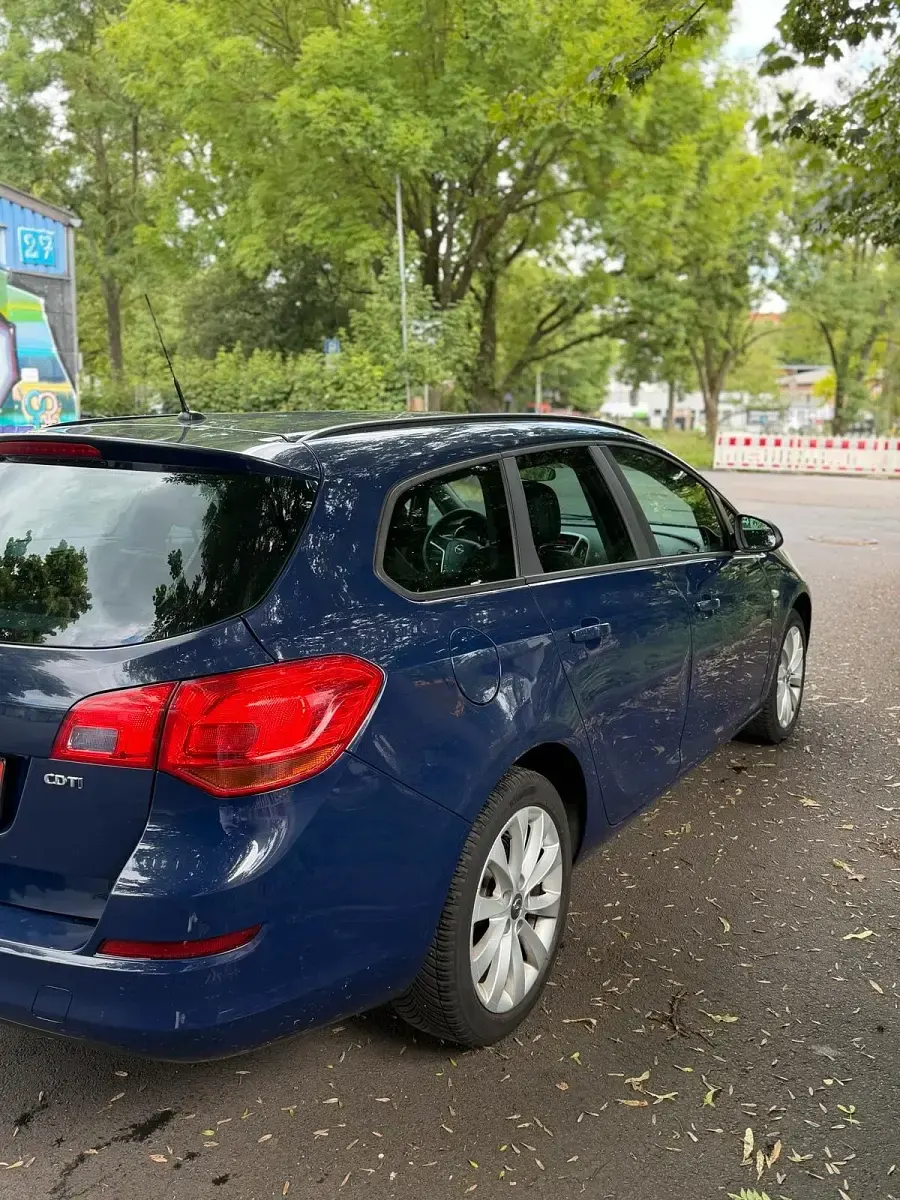 Gebraucht Opel Astra 120 PS (88 kW) 2012 Blau Kombi
