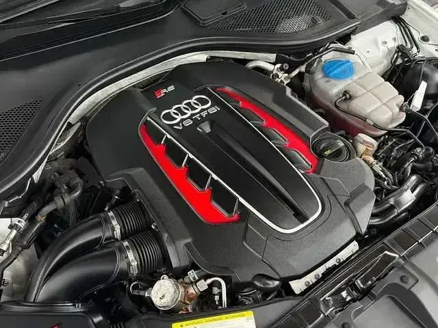 Gebraucht Audi RS6 Exclusive 666 PS (489 kW) 2015 Gletscherweiß metallic Kombi
