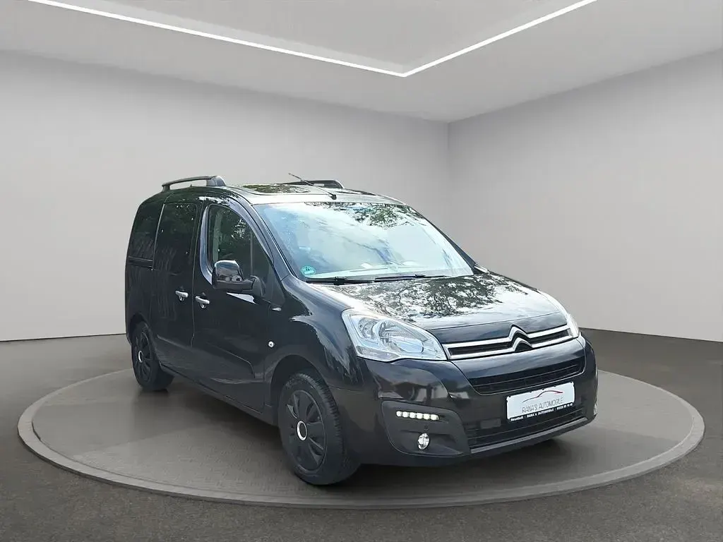 Gebraucht Citroën Berlingo SELECTION 110 PS (80 kW) 2017 Schwarz Van / Kleinbus