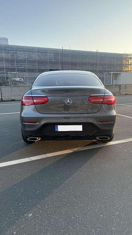 Gebraucht Mercedes GLC300 245 PS (180 kW) 2019 Grau SUV