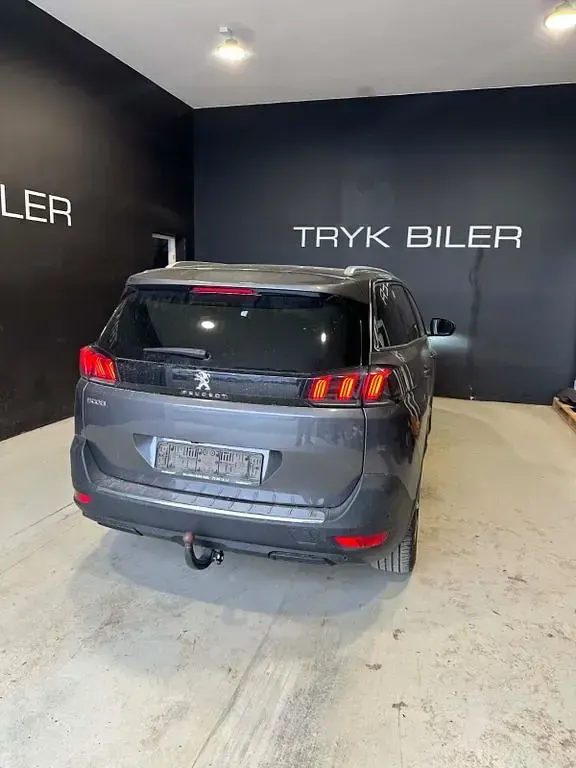 Gebraucht Peugeot 5008 Allure 131 PS (96 kW) 2020 Grau SUV