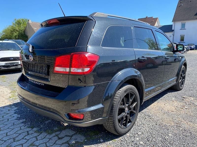Usado Fiat Freemont Black Code 170 CV (125 kW) 2015 Negro SUV