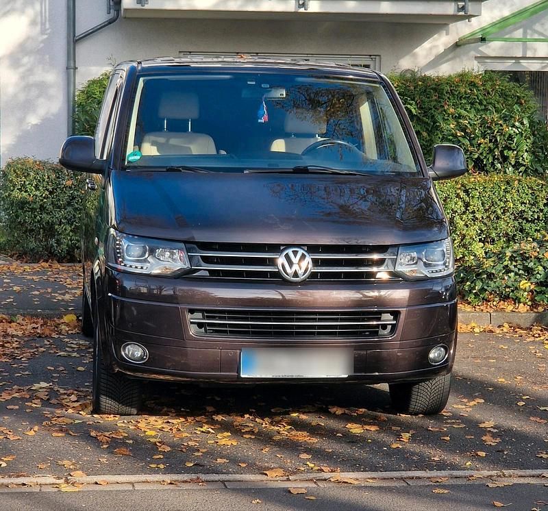 Braun Gebraucht 2013 VW Multivan Highline Van | 18.000 € (Superpreis) - Bild 1/4
