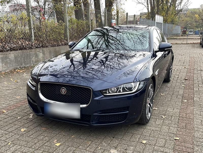 Gebraucht Jaguar XE 179 PS (131 kW) 2018 Blau Limousine