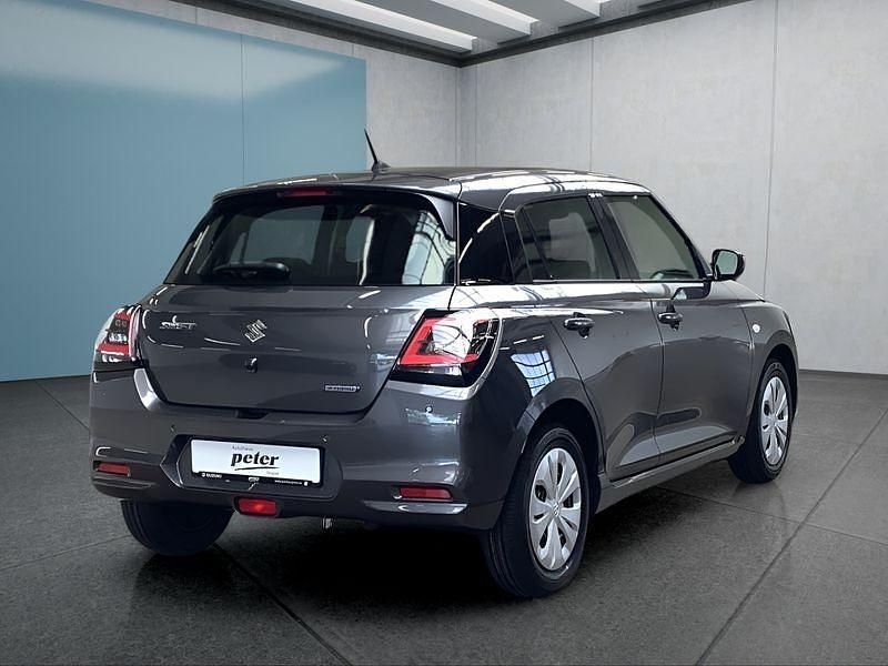 Grau Neu 2025 Suzuki Swift Kleinwagen | 18.499 € - Bild 1/4
