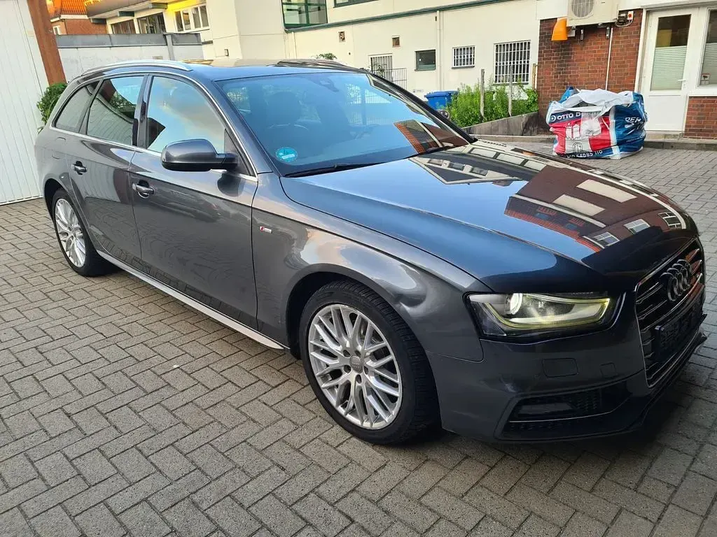 Gebraucht Audi A4 S-Line 150 PS (110 kW) 2015 Grau Kombi