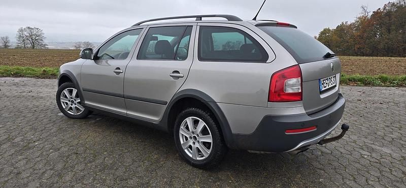 Gebraucht 2011 Skoda Octavia Scout Kombi | 6.500 € - Bild 1/4