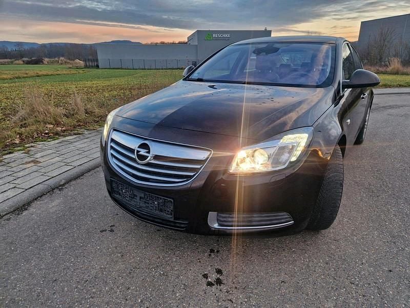 Gebraucht Opel Insignia 180 PS (132 kW) 2013 Braun Limousine