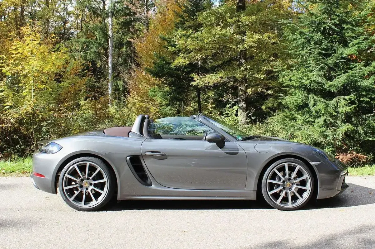 Gebraucht Porsche 718 Boxster Chrono 299 PS (219 kW) 2019 Achatgrau Cabrio