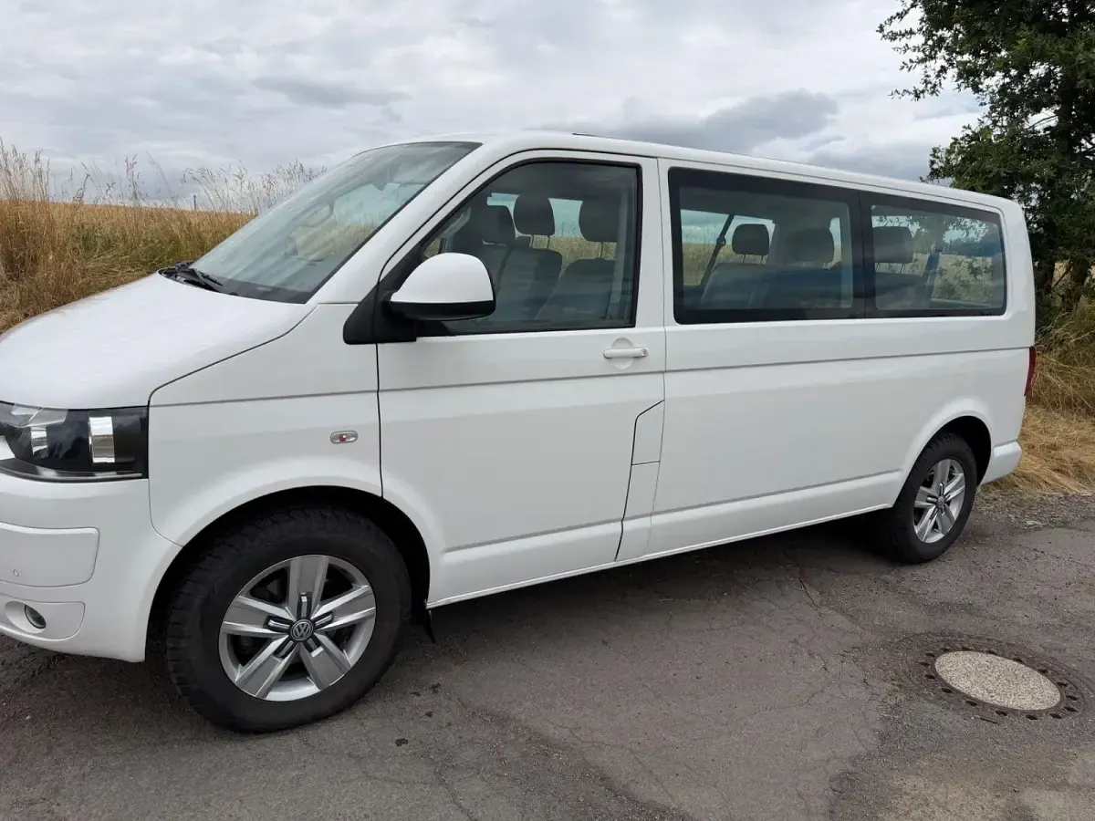 Gebraucht VW Caravelle 166 PS (122 kW) 2011 Weiß Van