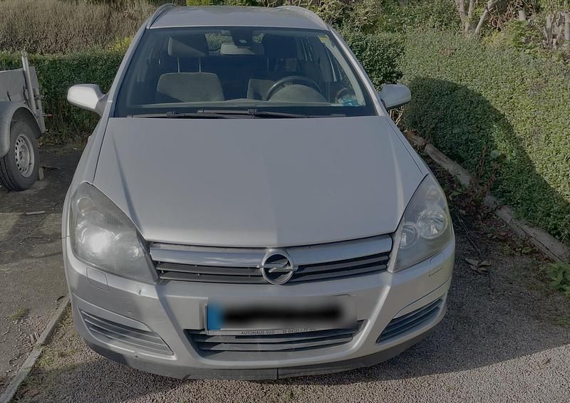 Silber Gebraucht 2004 Opel Astra Kombi | 666 € (Superpreis) - Bild 1/3